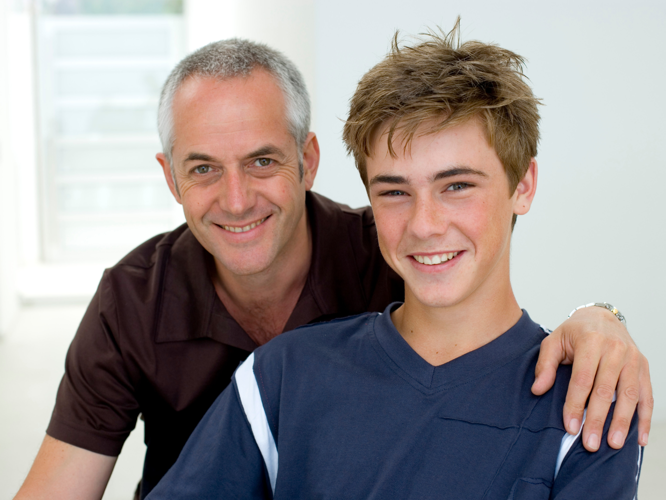 Panduan Lengkap Parenting Remaja: Membangun Hubungan Kuat di Era Digital